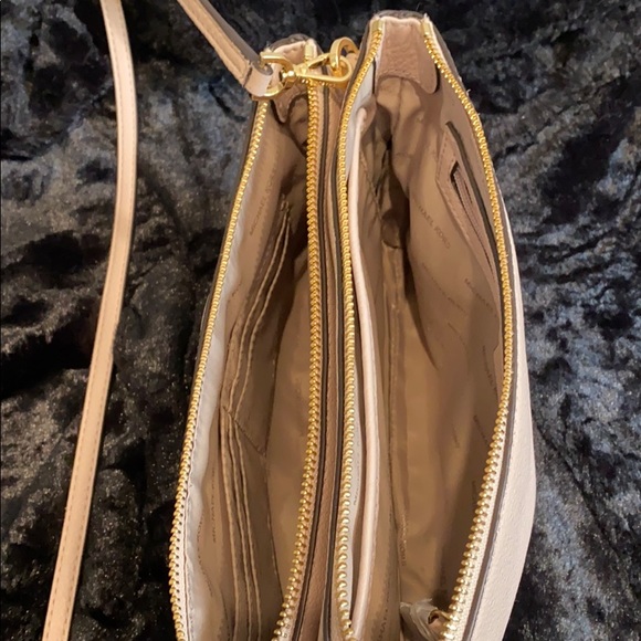 NWOT Michael Kors Soft Leather Crossbody Bag. - Picture 14 of 16